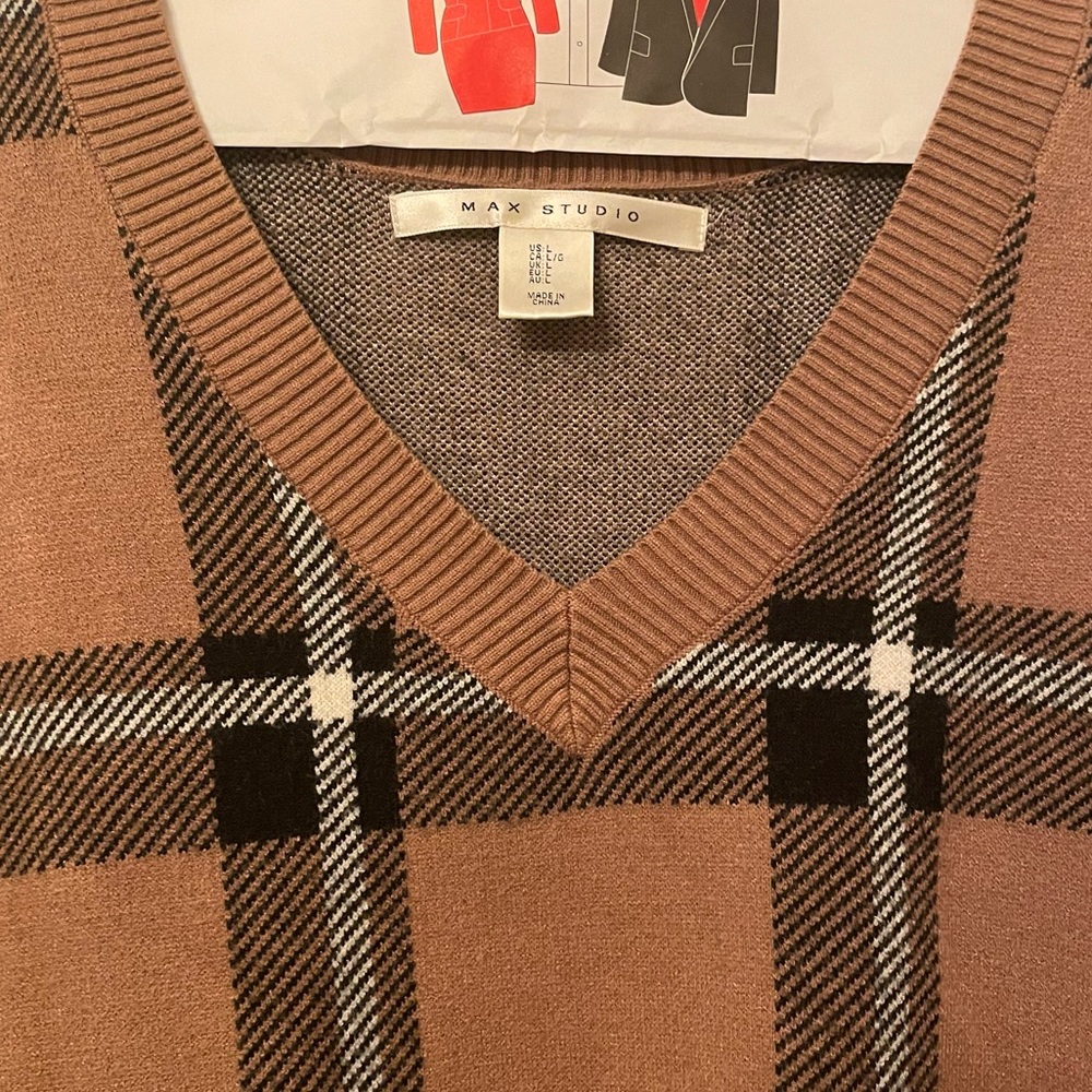 Max Studio Sweater - Picture 2 of 3